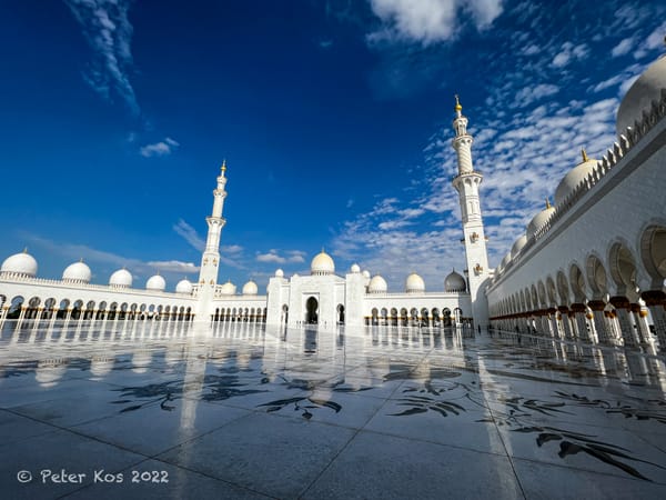 Sheikh Zayed Grand Mosque Abu Dhabi, United Arab Emirates. 
